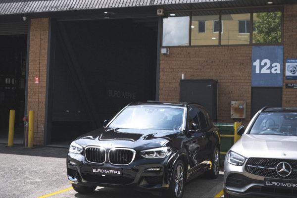 Workshop Moment - Four SUV_